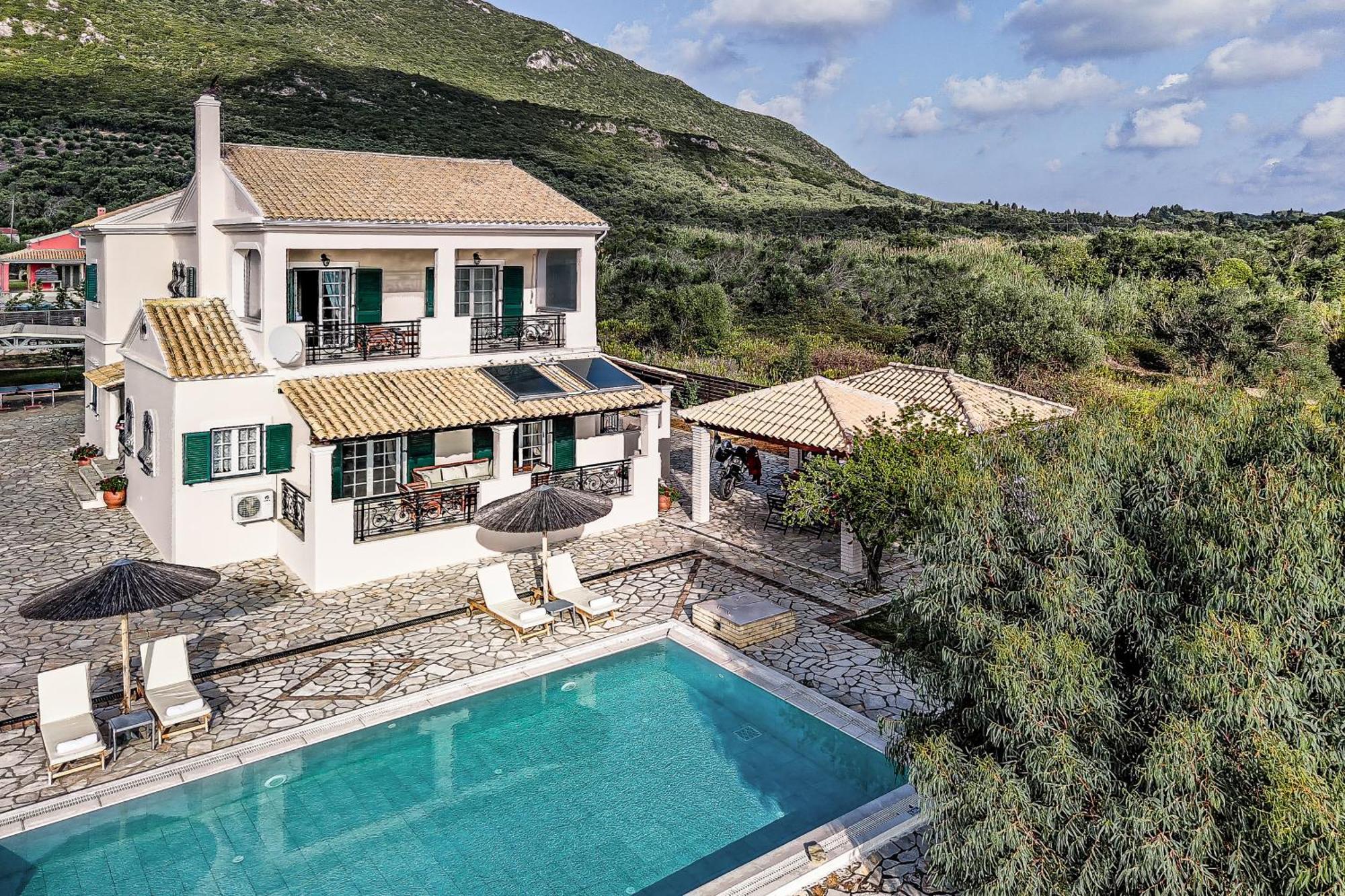 Skidi Beach House Ágios Matthaíos Buitenkant foto