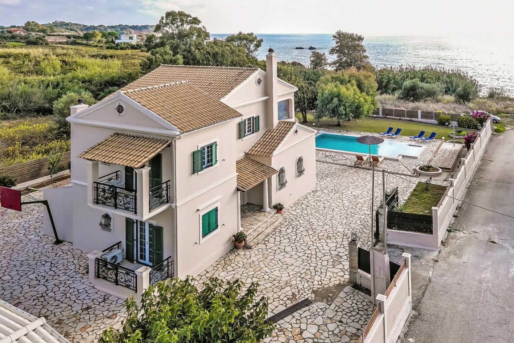 Skidi Beach House Ágios Matthaíos Buitenkant foto